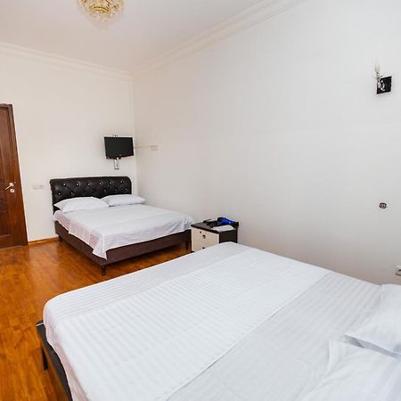 Yan Hotel Jerevan Buitenkant foto
