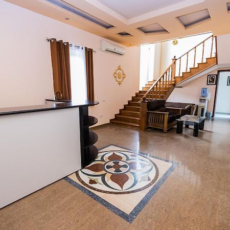 Yan Hotel Jerevan Buitenkant foto