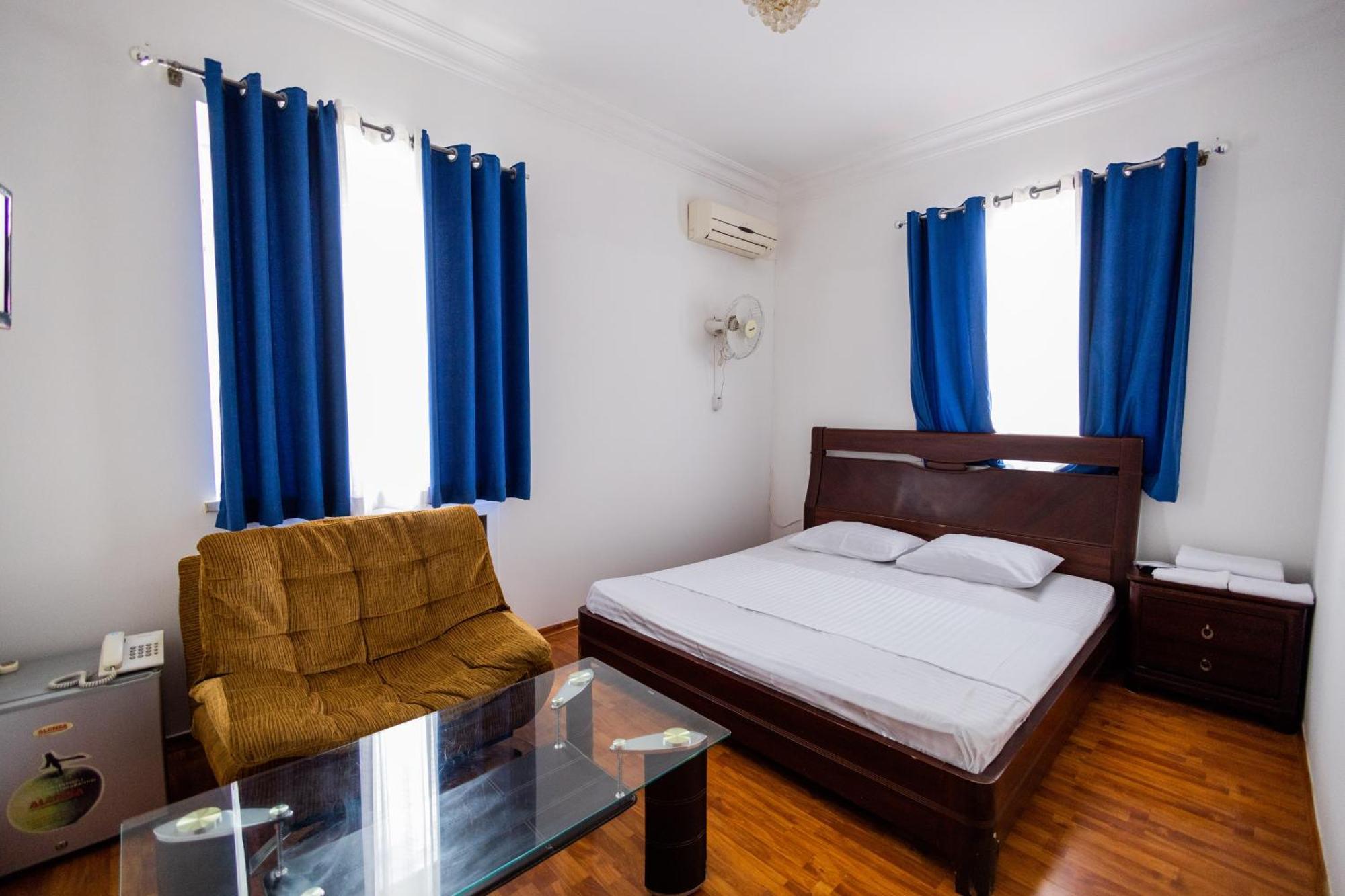 Yan Hotel Jerevan Buitenkant foto