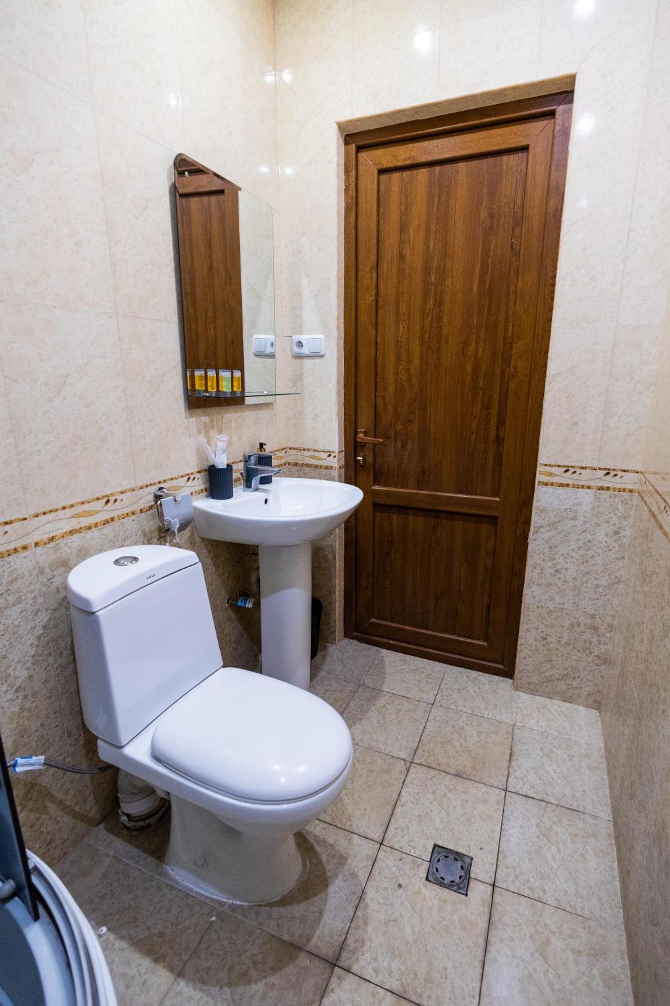 Yan Hotel Jerevan Buitenkant foto