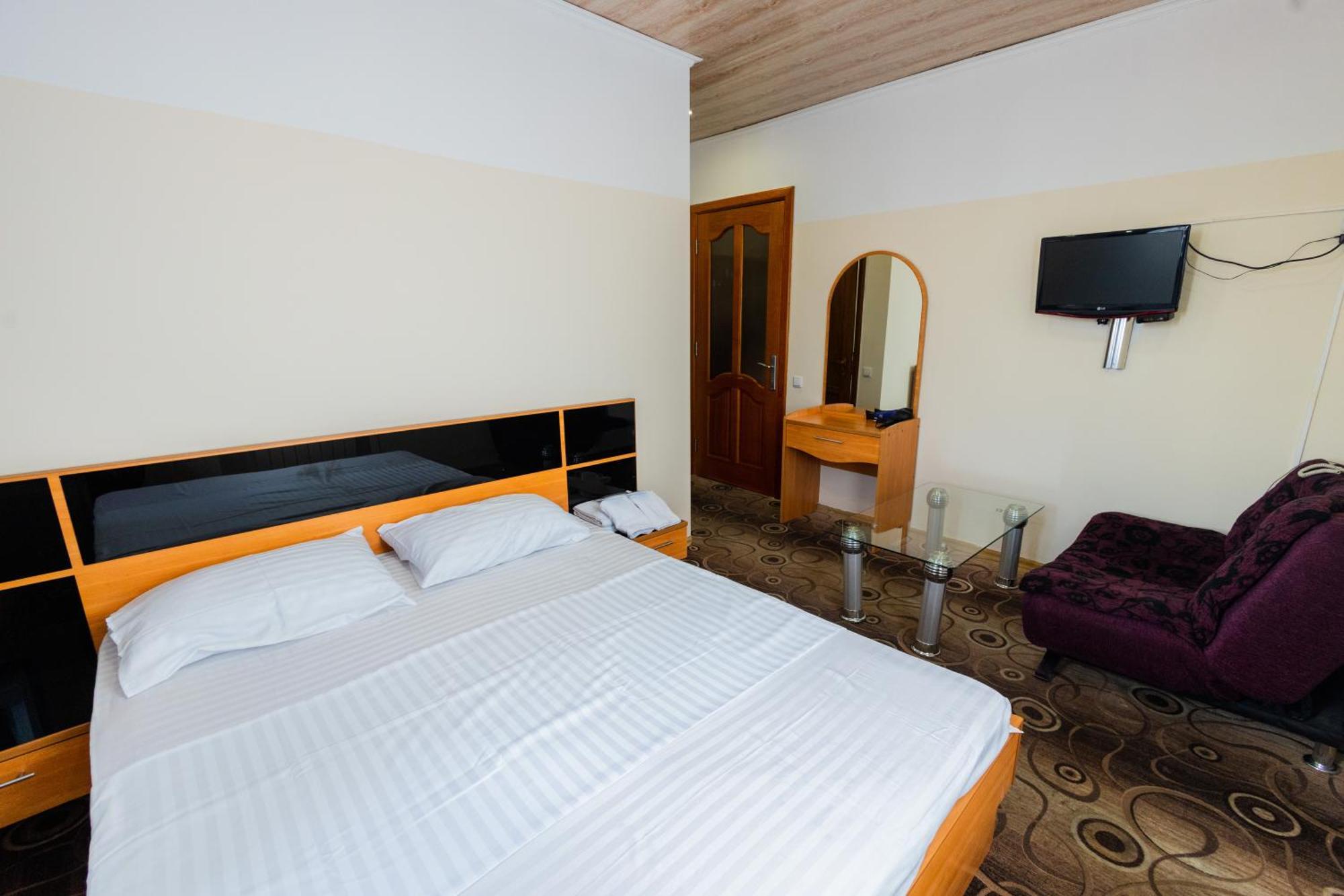 Yan Hotel Jerevan Buitenkant foto
