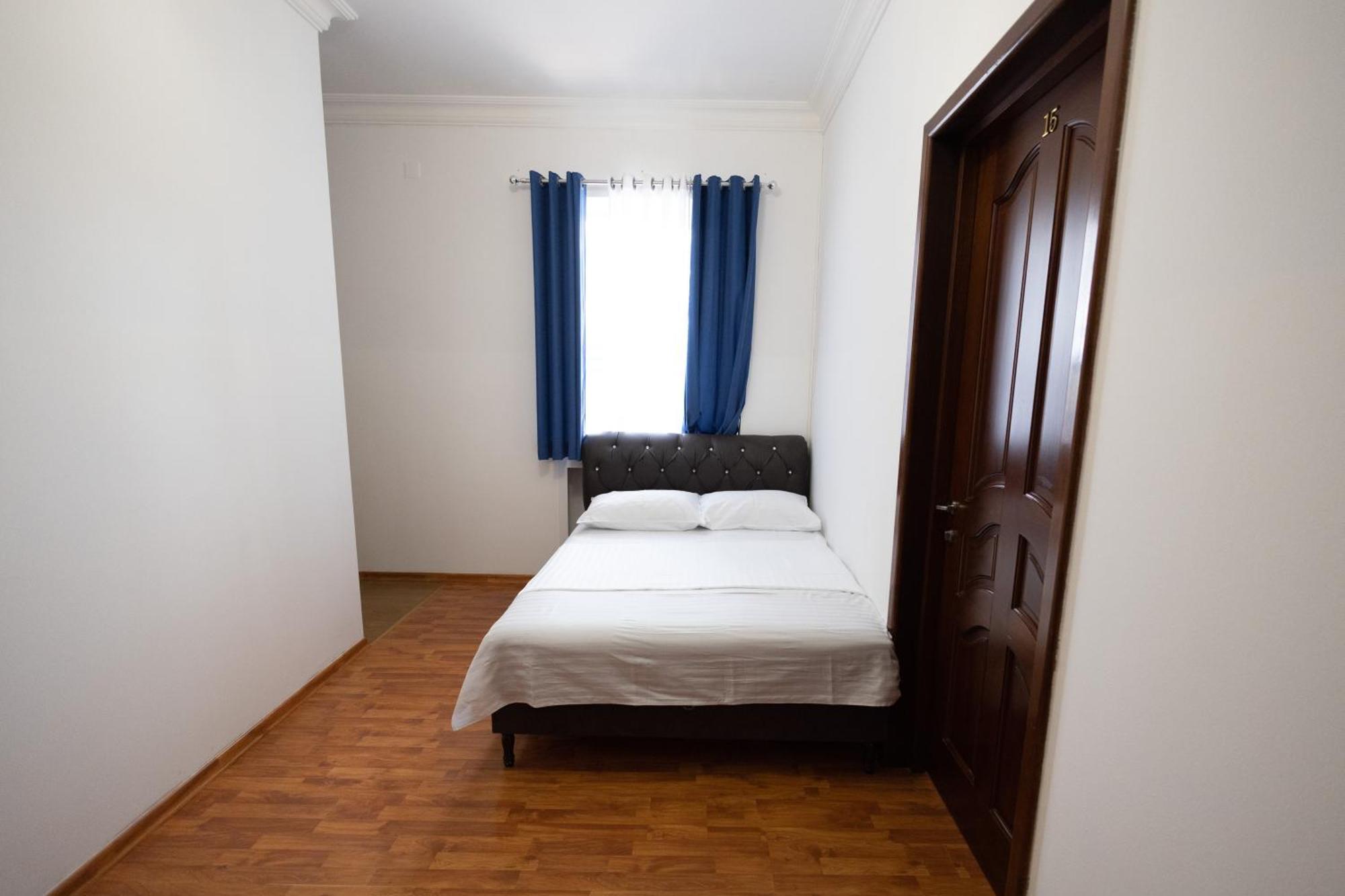 Yan Hotel Jerevan Buitenkant foto
