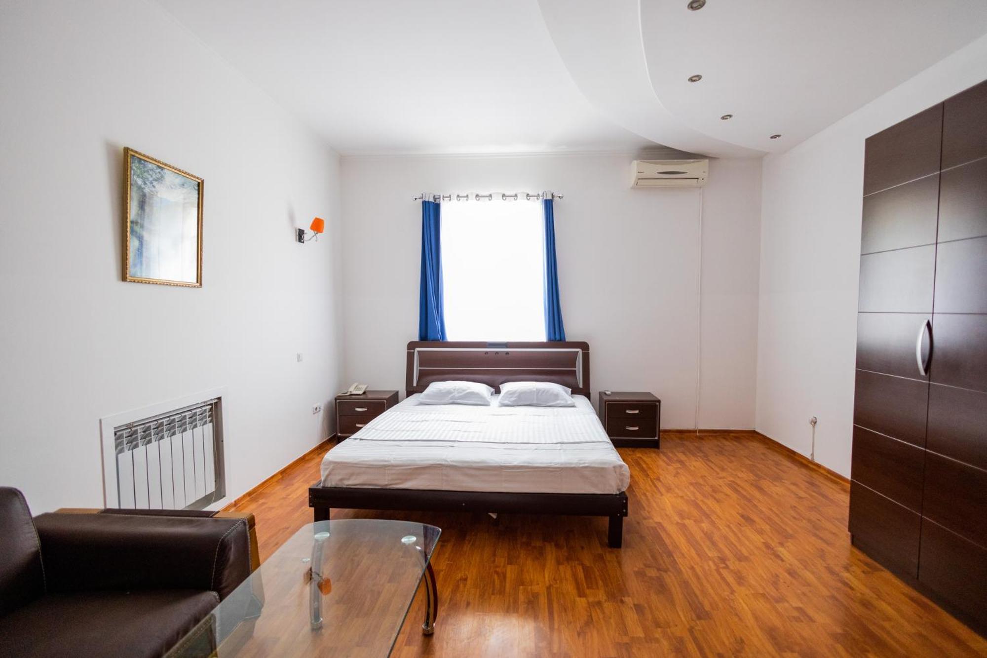 Yan Hotel Jerevan Buitenkant foto