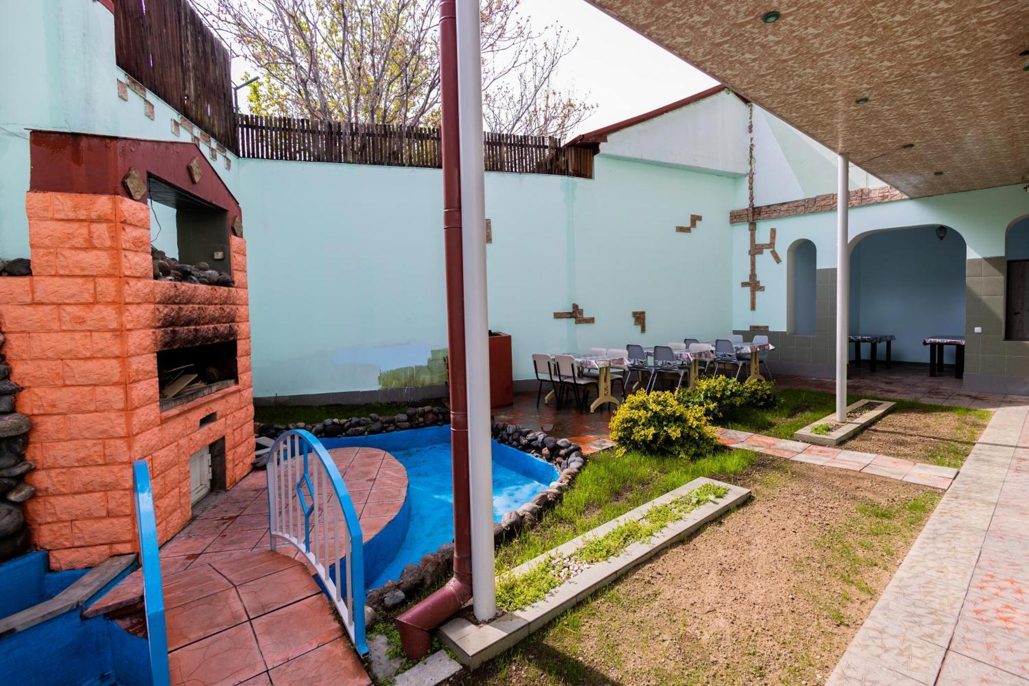 Yan Hotel Jerevan Buitenkant foto