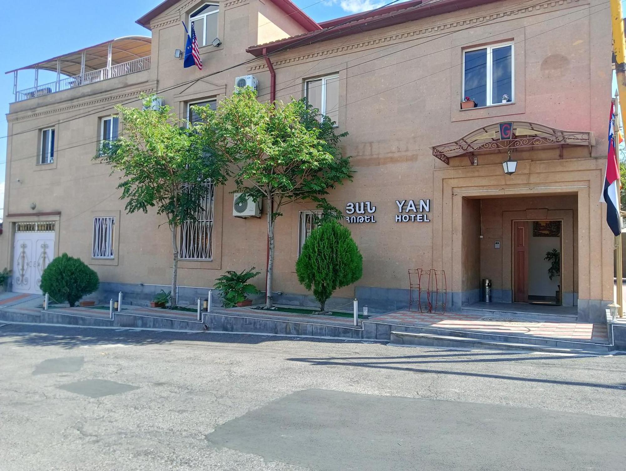 Yan Hotel Jerevan Buitenkant foto